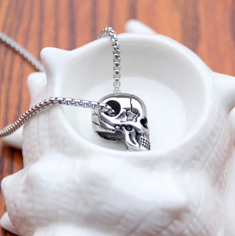 Collier Crâne de Titan